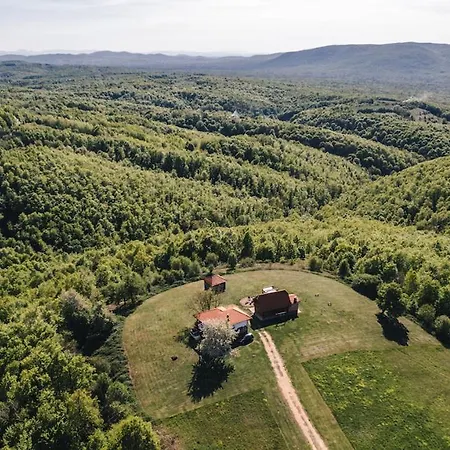 ロッジ Brvnara Promaja クラドヴォ